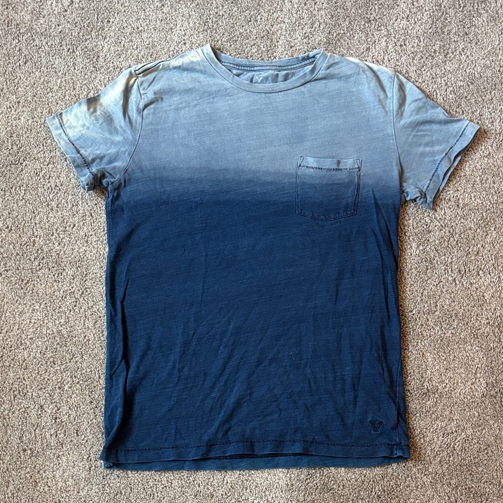 American Eagle Outfitters Men's Blue Ombre Pocket Tee